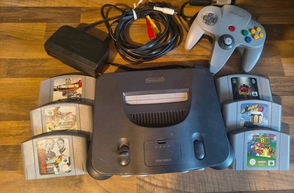 Nintendo 64 Console met 6 Spellen en Accessoires, Spelcomputers en Games, Games | Nintendo 64, Gebruikt, Overige genres, 1 speler