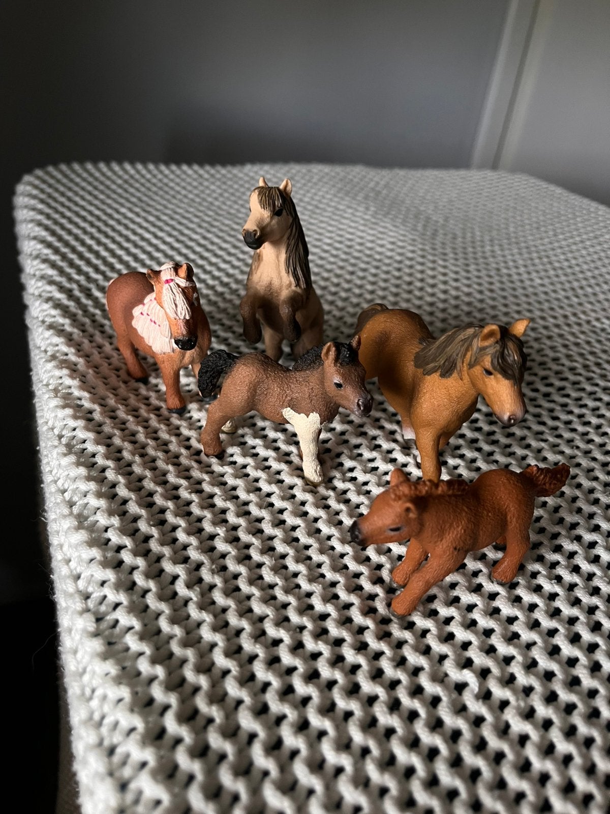 5 Schleich Shetland paarden, Ophalen of Verzenden, Zo goed als nieuw, Paard, Beeldje of Figuurtje
