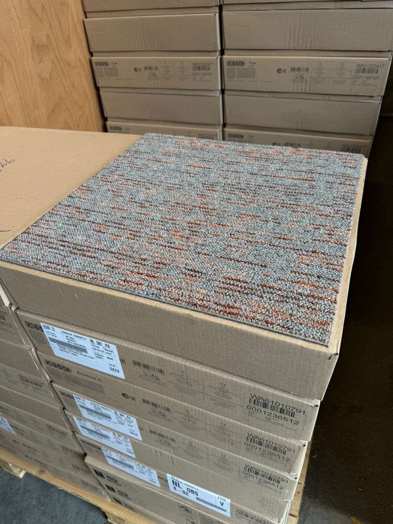 Desso Ess Traces 9105 grijs/rood (nieuw) 50x50 tapijttegels, Niet ingevuld, Blauw, Niet ingevuld, Nieuw