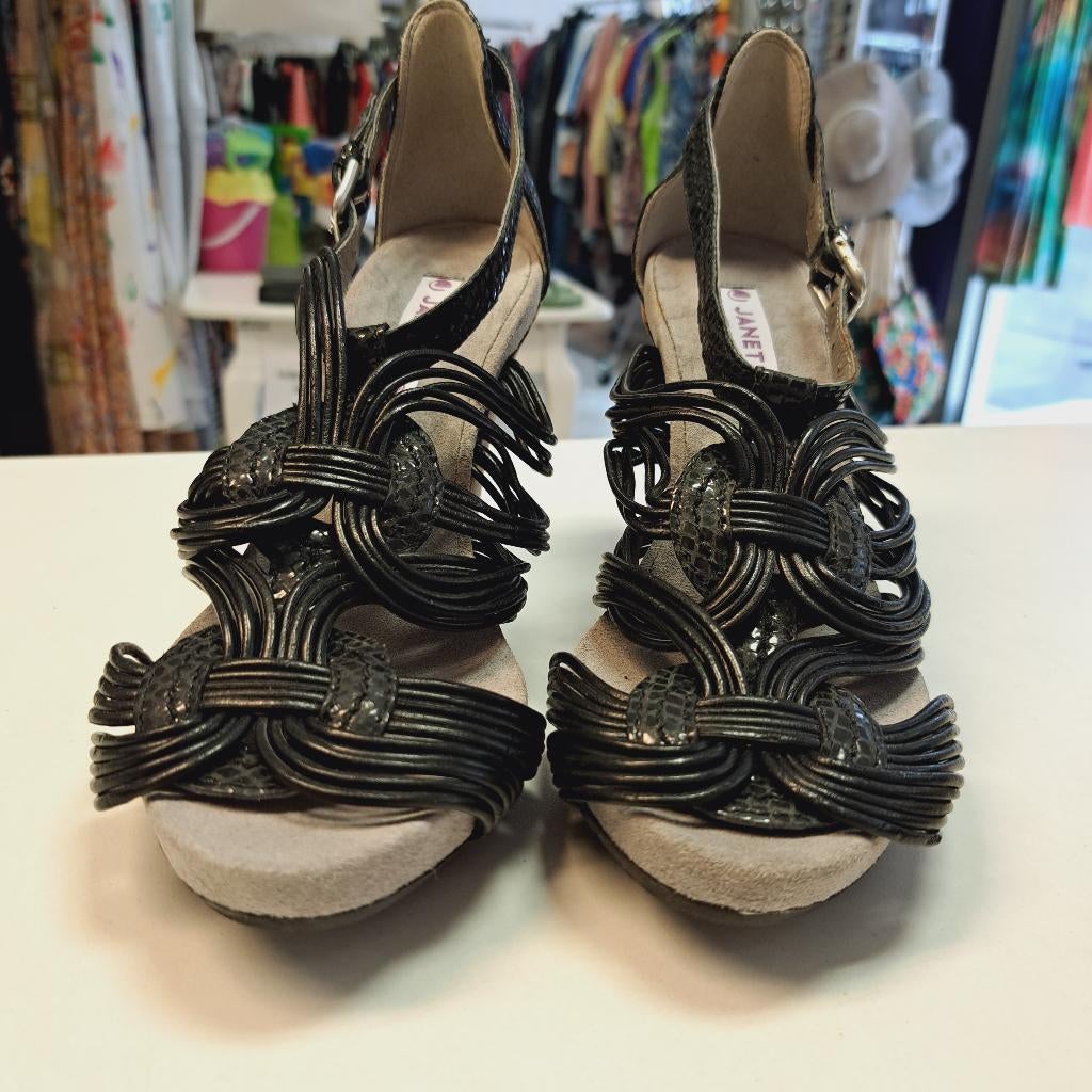 Janet sport sandalen met veel zwarte bandjes mt 37 nr 42491, ., Zo goed als nieuw, Janet, .