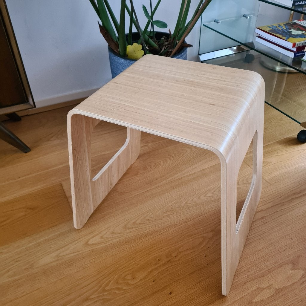 Ikea bamboe kruk tafeltje Bengthakan Lisa Norinder Benjamin, Minder dan 55 cm, Zo goed als nieuw, Vintage Ikea, Rechthoekig