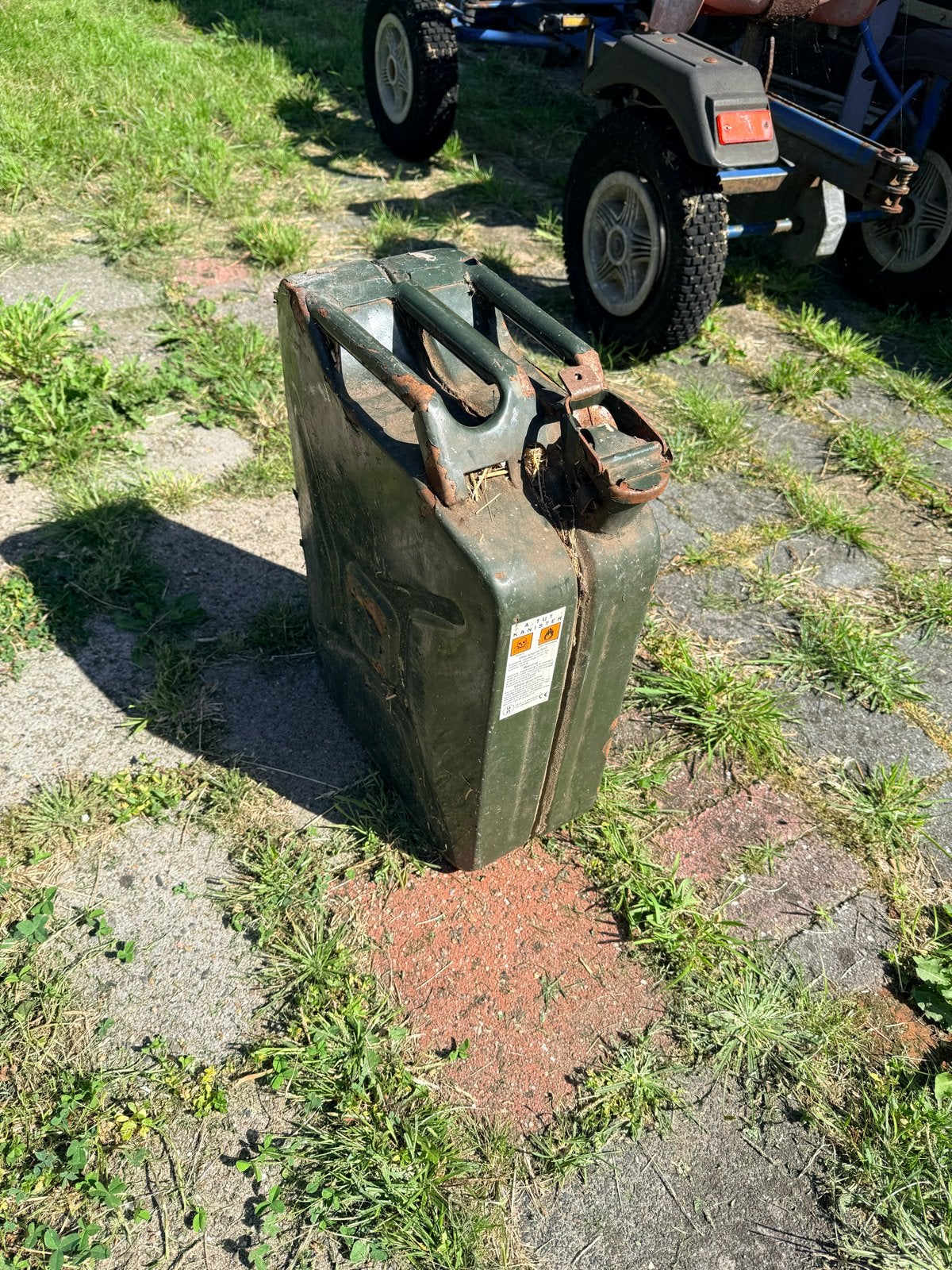 Jerrycan ijzeren 20 liter - Geroest, maar functioneel, Auto diversen, Ophalen, Gebruikt