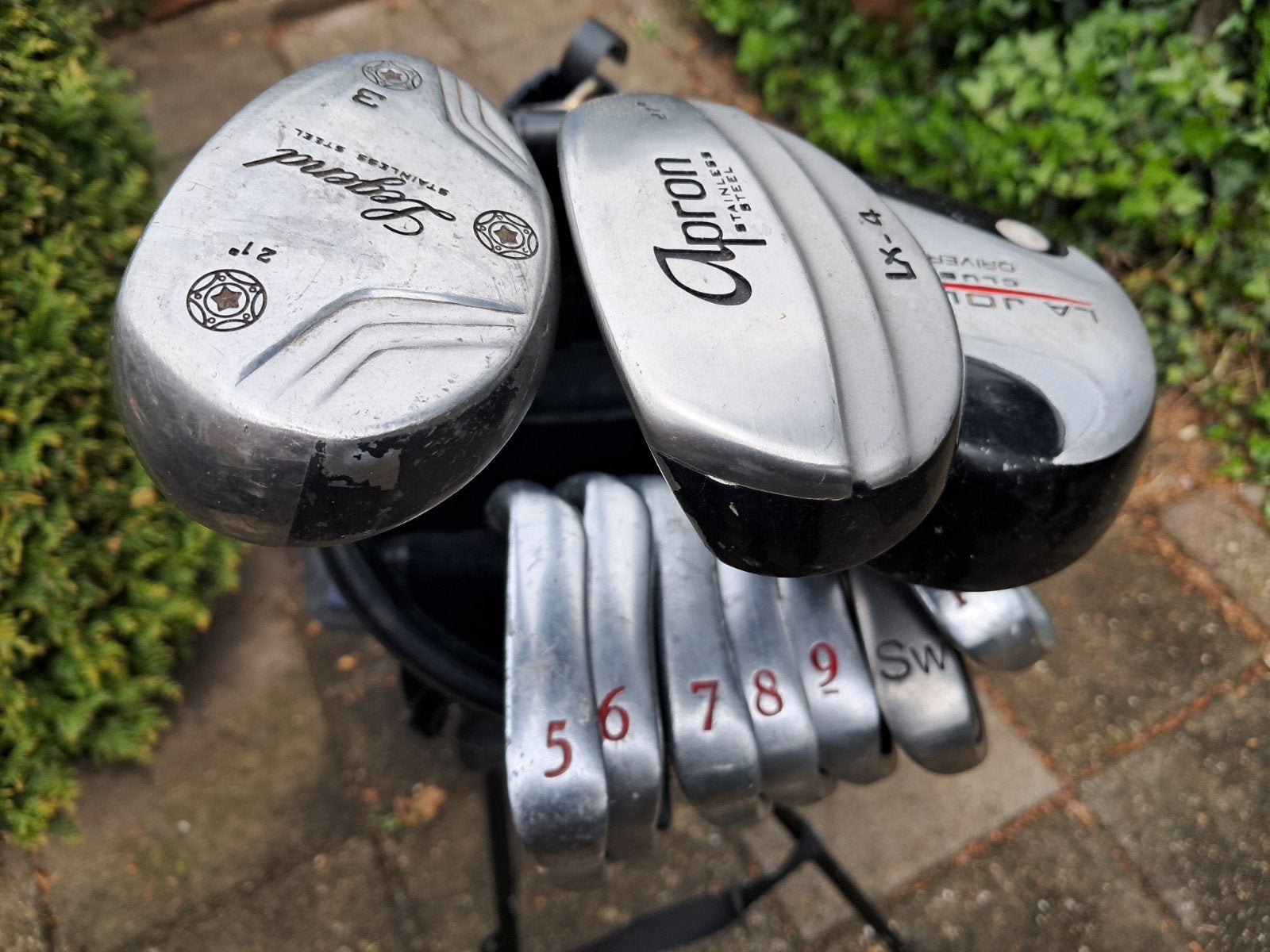 Complete Golfset Open lady s  

Ijzers 5-6-7-8-9-P-SW
SW = T, Ophalen, Zo goed als nieuw, Set