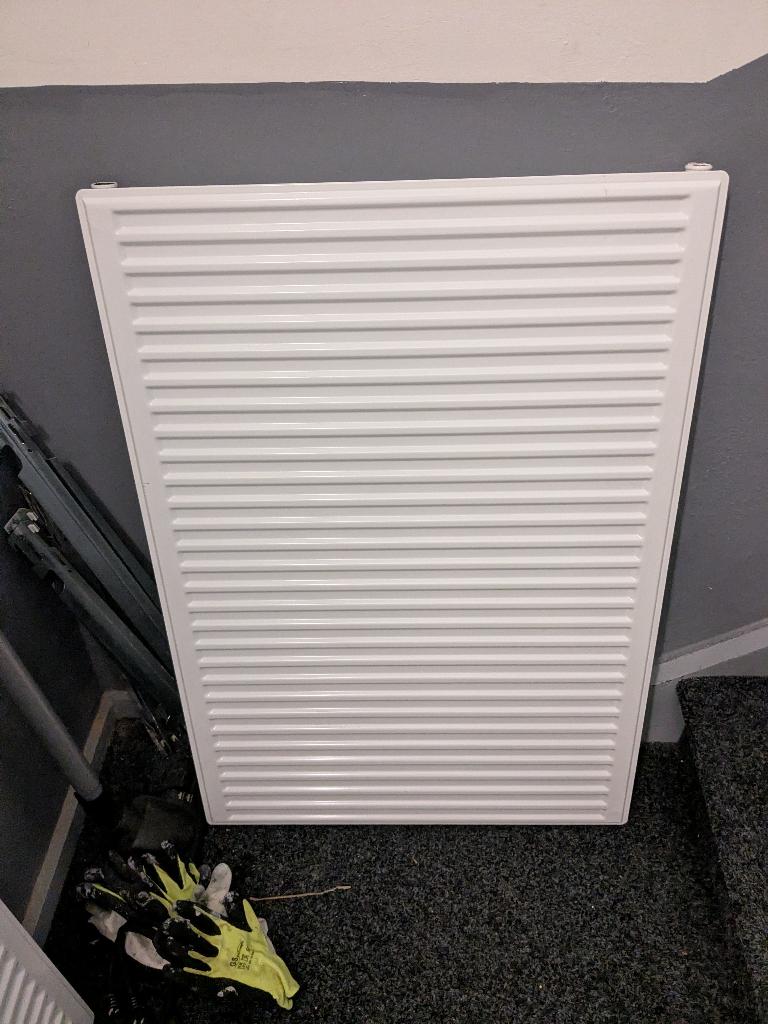 Twee gratis radiatoren, Ophalen, Radiator, Zo goed als nieuw, 60 tot 150 cm