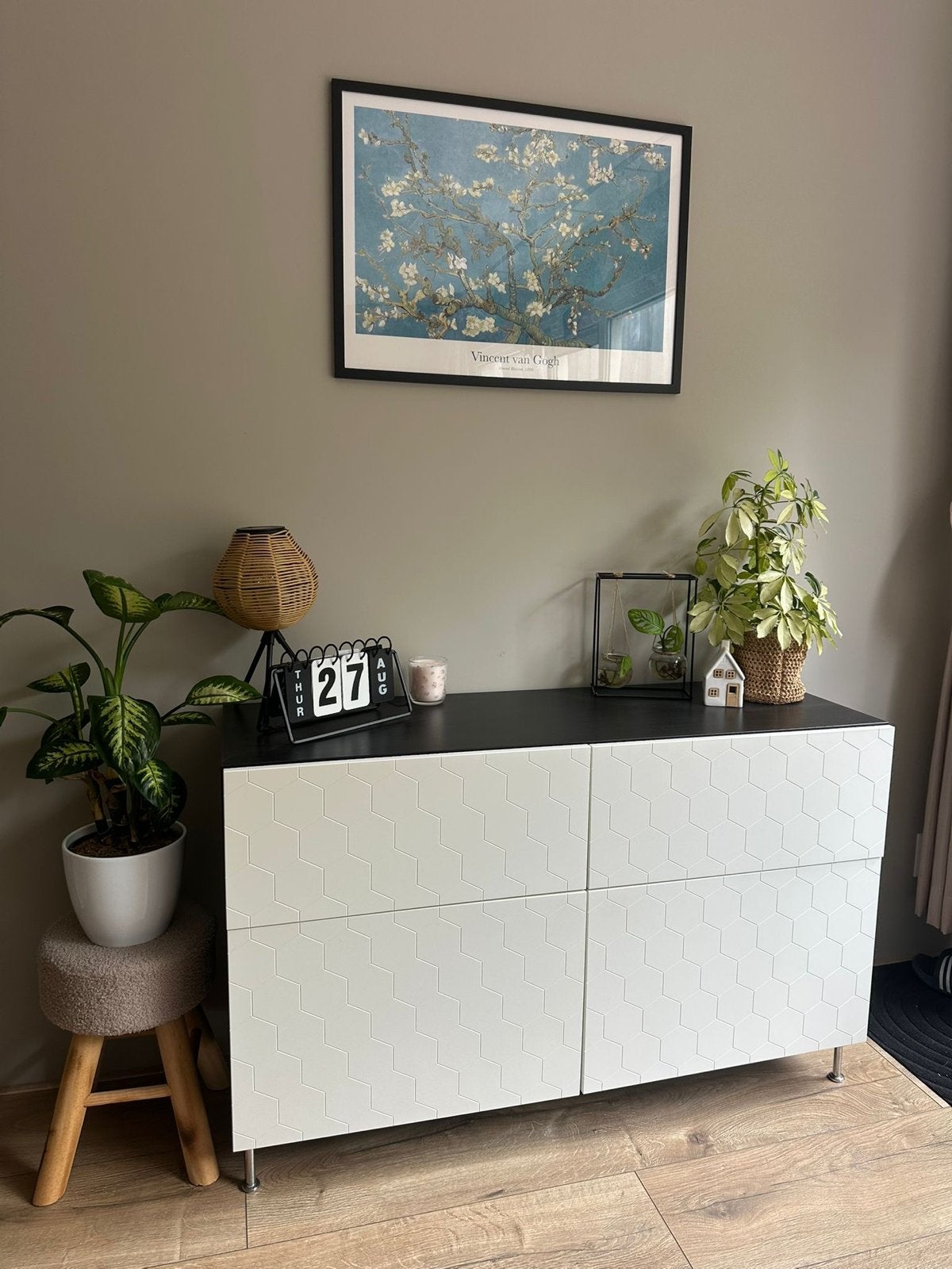 Dressoir en TV-Meubel - IKEA VASSVIKEN, Ophalen, 150 tot 200 cm, Zo goed als nieuw, Met lade(s)