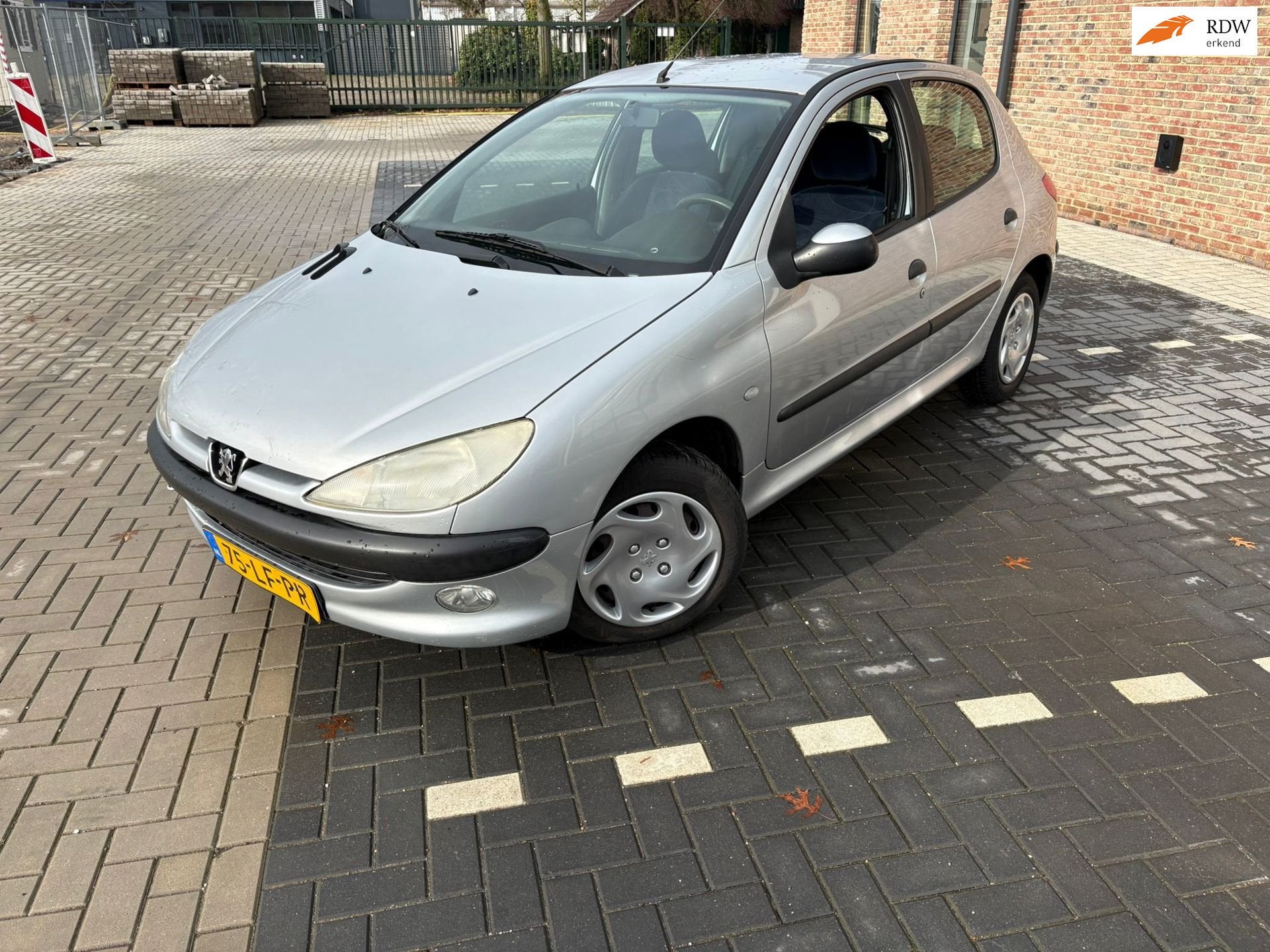 Peugeot 206 1.4 XT, Auto's, Voorwielaandrijving, 31 €/maand, 4 cilinders, Origineel Nederlands