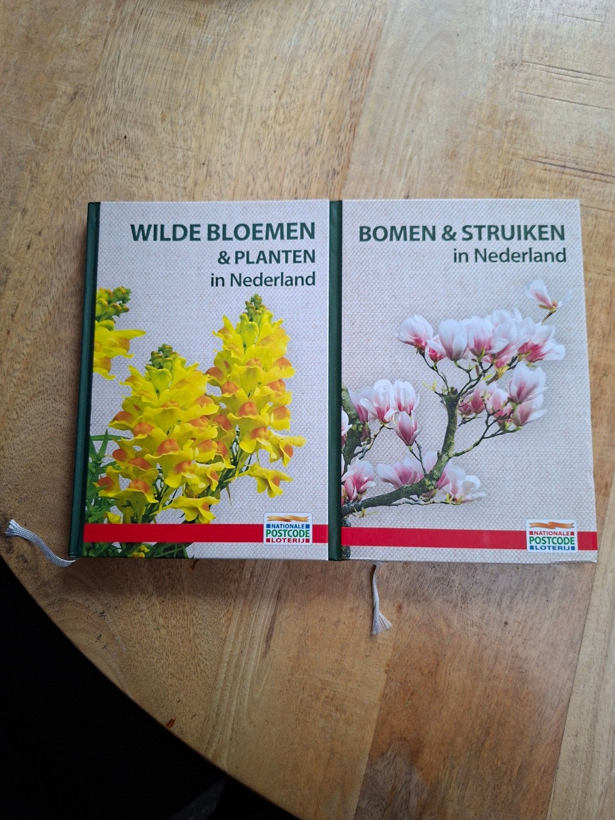 2 boekjes: Wilde bloemen & planten en Bomen & struiken, Boeken, Ophalen of Verzenden, Zo goed als nieuw, Bloemen, Planten en Bomen
