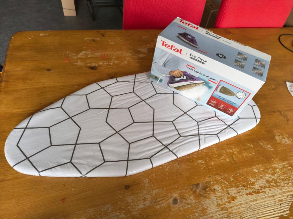 Tefal Easy Steam Strijkijzer met IKEA JÄLL Strijkplank, Witgoed en Apparatuur, Strijkijzers en Strijkplanken, Ophalen of Verzenden