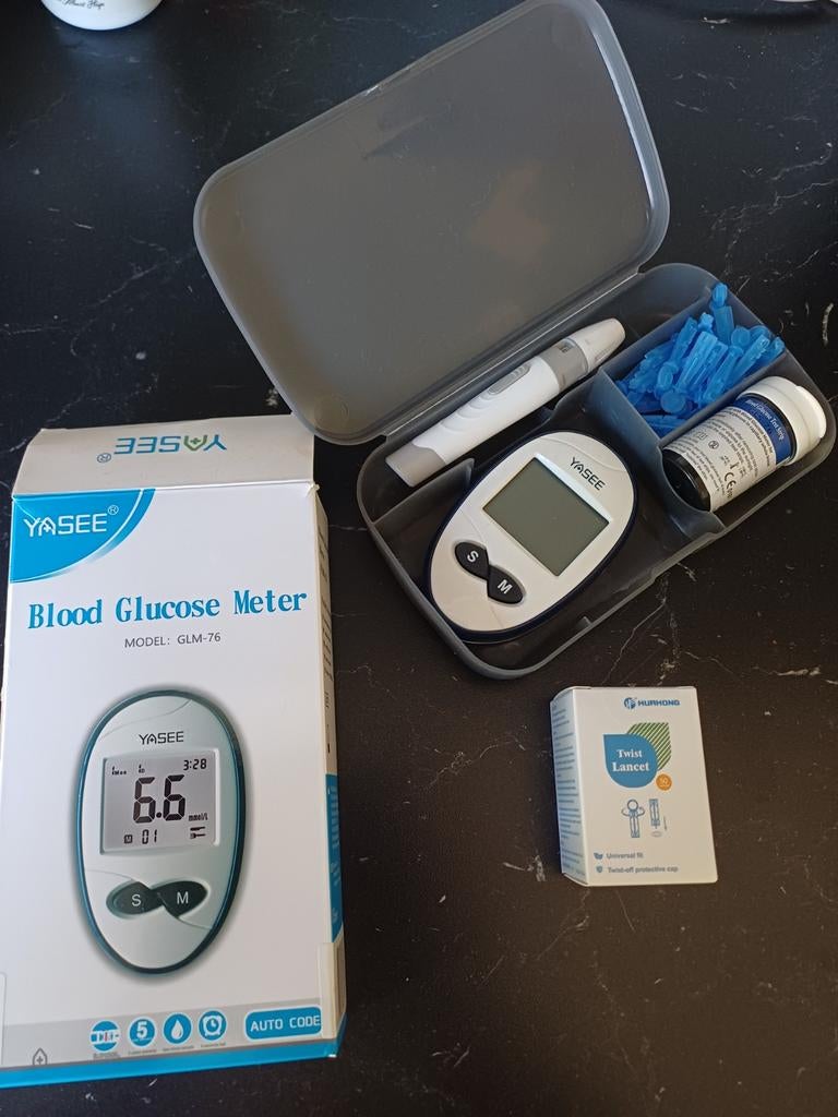 Yasee Bloedglucosemeter GLM-76 met accessoires, Ophalen of Verzenden, Zo goed als nieuw, Overige typen