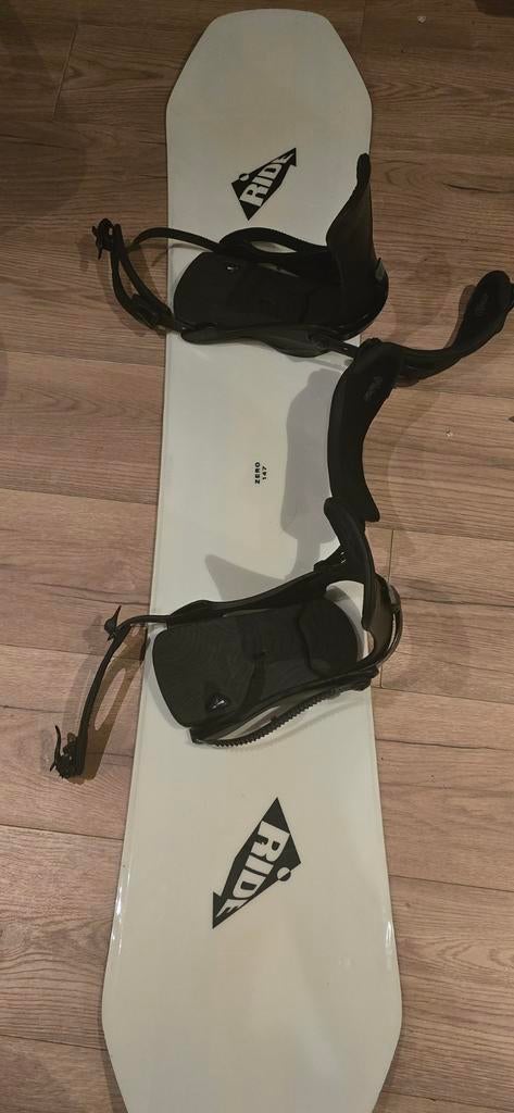 Ride Snowboard 147 met bindingen, Sport en Fitness, Ophalen, Gebruikt, Board