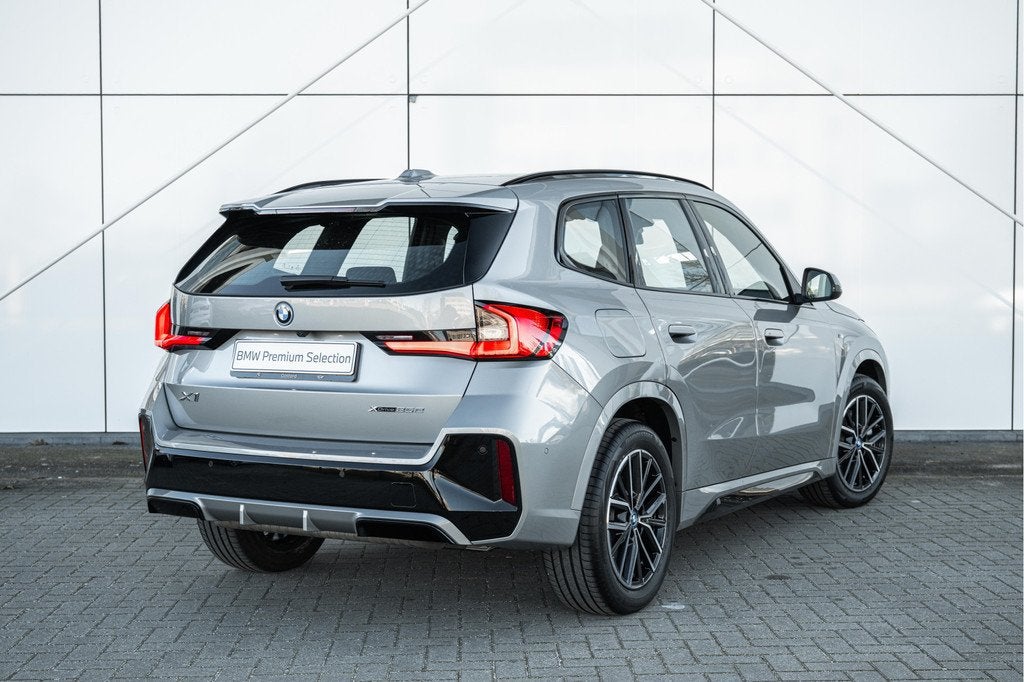 BMW X1 xDrive25e M Sport Automaat / M Adaptief onderstel / S, 136 pk, Gebruikt, Zwart, Met garantie (alle)