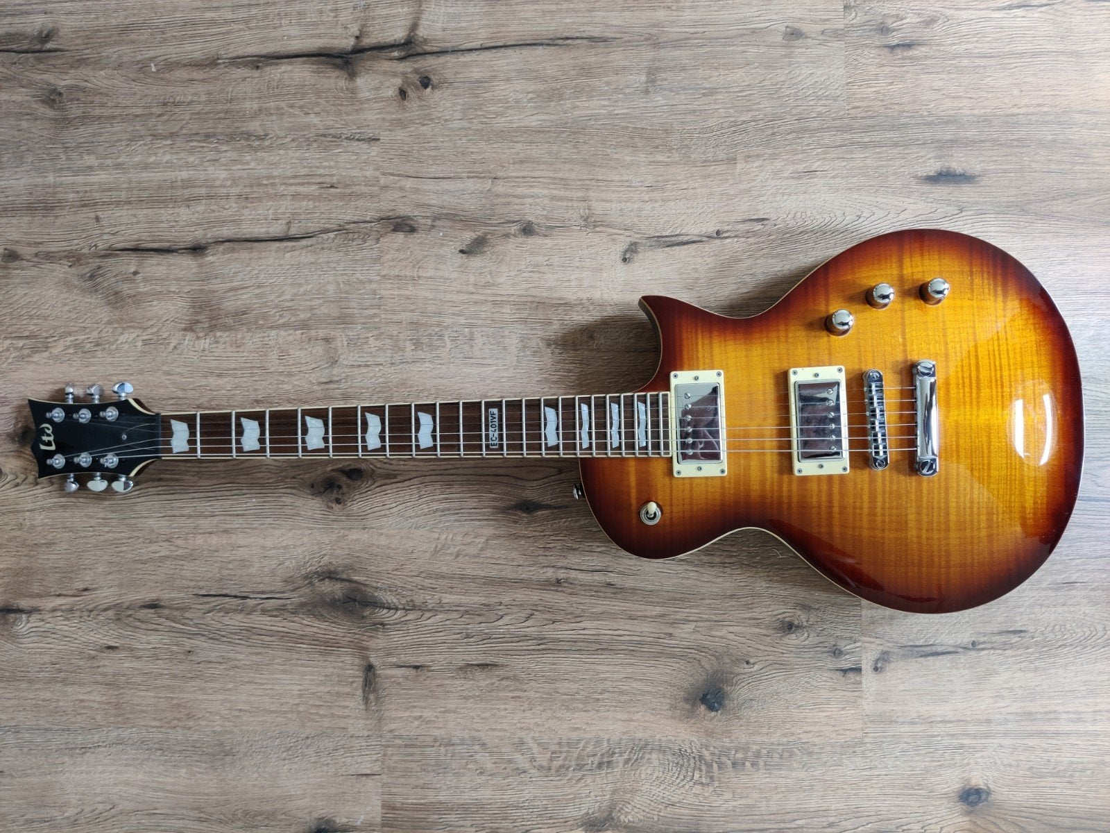 LTD EC-401VF Elektrische Gitaar (ESP, JB/'59), Ophalen, Zo goed als nieuw, Solid body, Overige merken