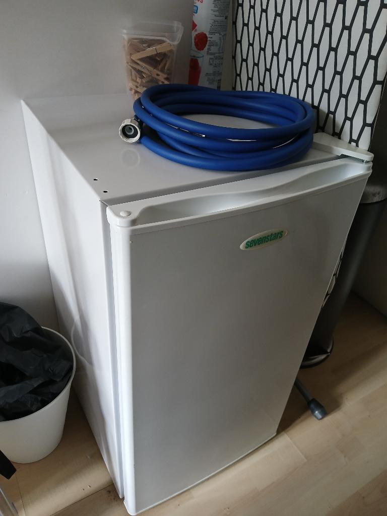 Small Fridge Sevenstars, Witgoed en Apparatuur, Koelkasten en IJskasten, Ophalen, Gebruikt, Minder dan 75 liter, Met vriesvak