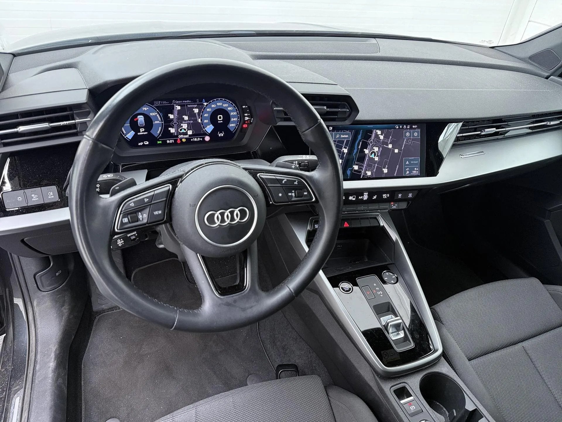 Audi A3 Sportback 40 TFSIe (bj 2022, automaat), Automaat, Gebruikt, 1535 kg, Zilver of Grijs