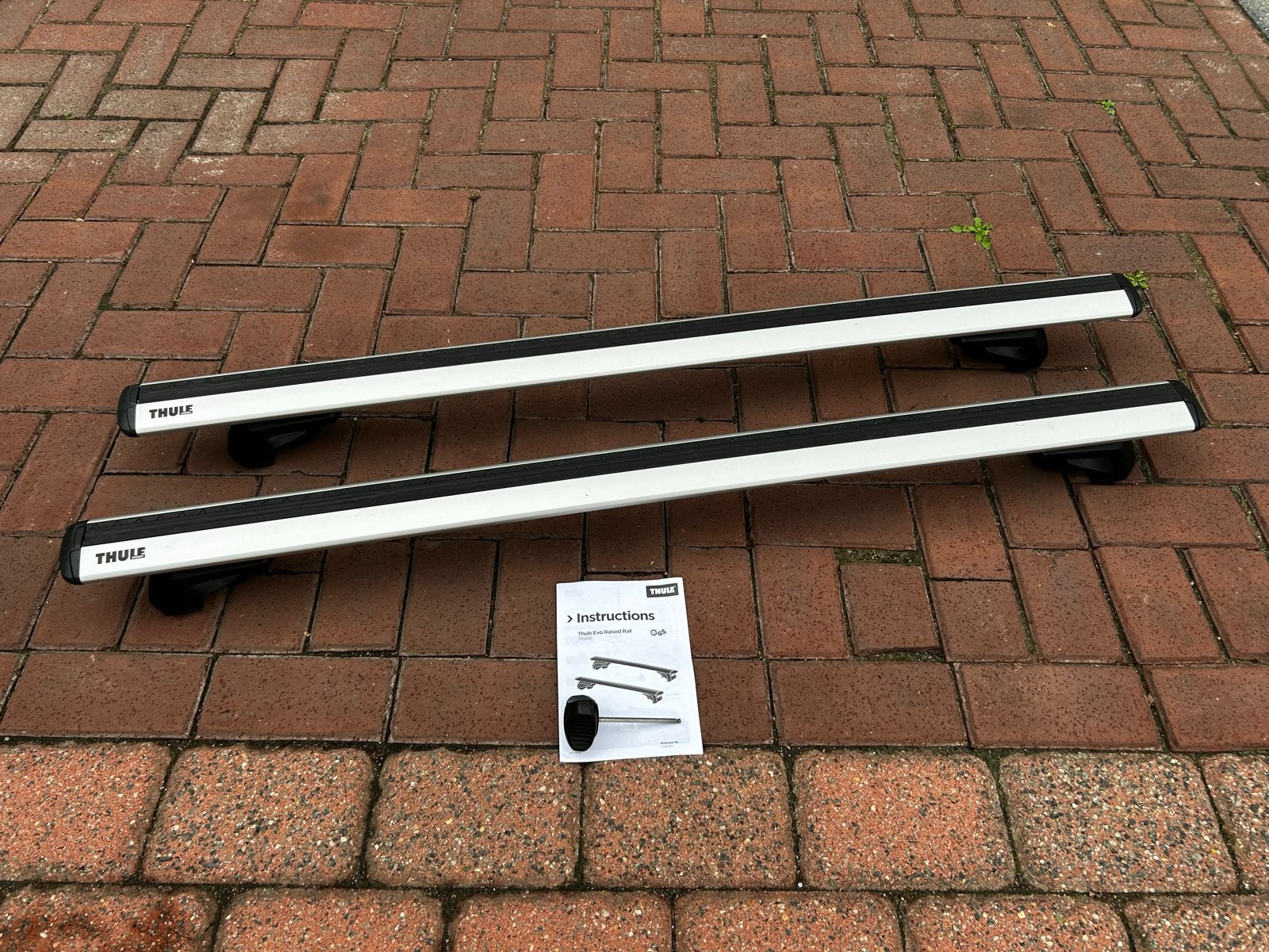 Thule WingBar Evo dakdragers Seat, Skoda – complete set, Ophalen, Zo goed als nieuw