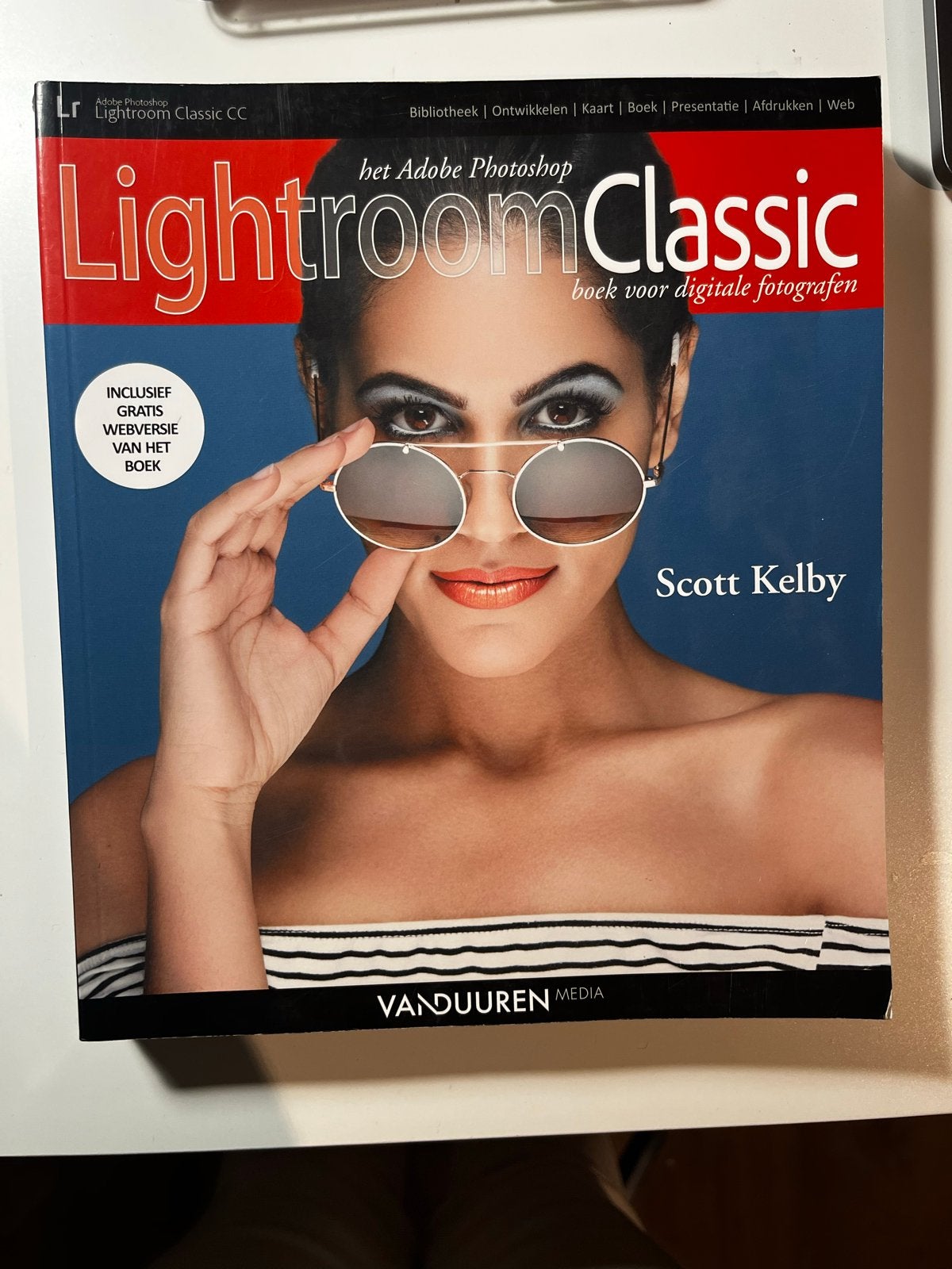 Het Adobe Photoshop Lightroom Classic boek, Ophalen of Verzenden, Alpha, Gelezen, Scott Kelby