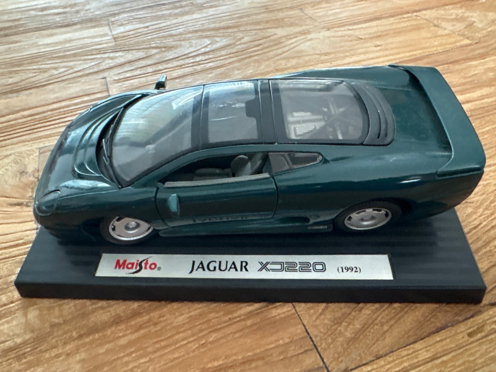Maisto Jaguar XJ220 (1992) Modelauto, Ophalen of Verzenden, Zo goed als nieuw, Auto, Overige merken