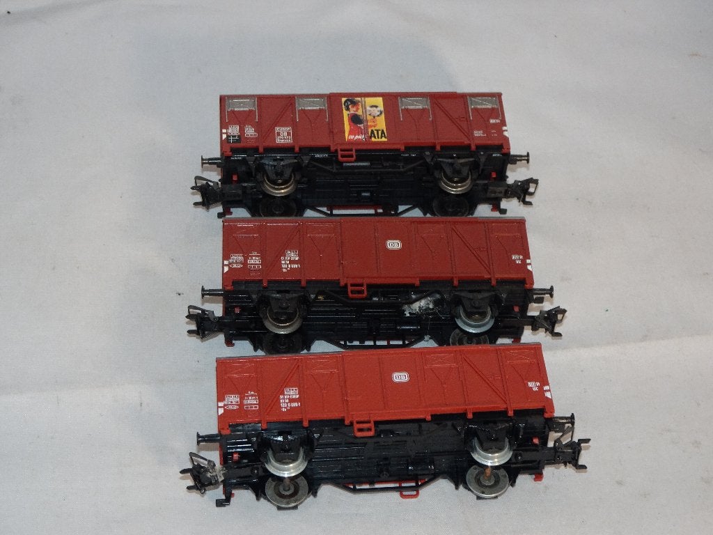 Marklin 3 x gesloten wagon met kortkoppeling (#348), Hobby en Vrije tijd, Modeltreinen | H0, Wisselstroom, Ophalen of Verzenden