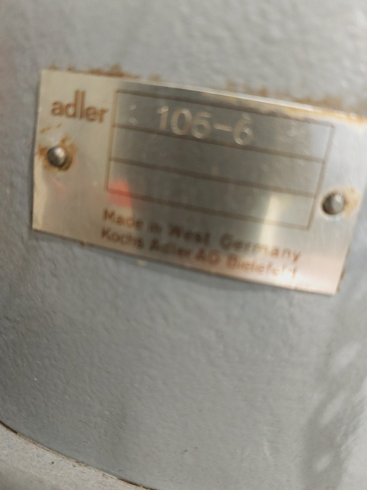 zadelmaker Adler 105-6 vrije Arm 220v gereviseerd, Ophalen, Zo goed als nieuw, Naaimachine, Overige merken