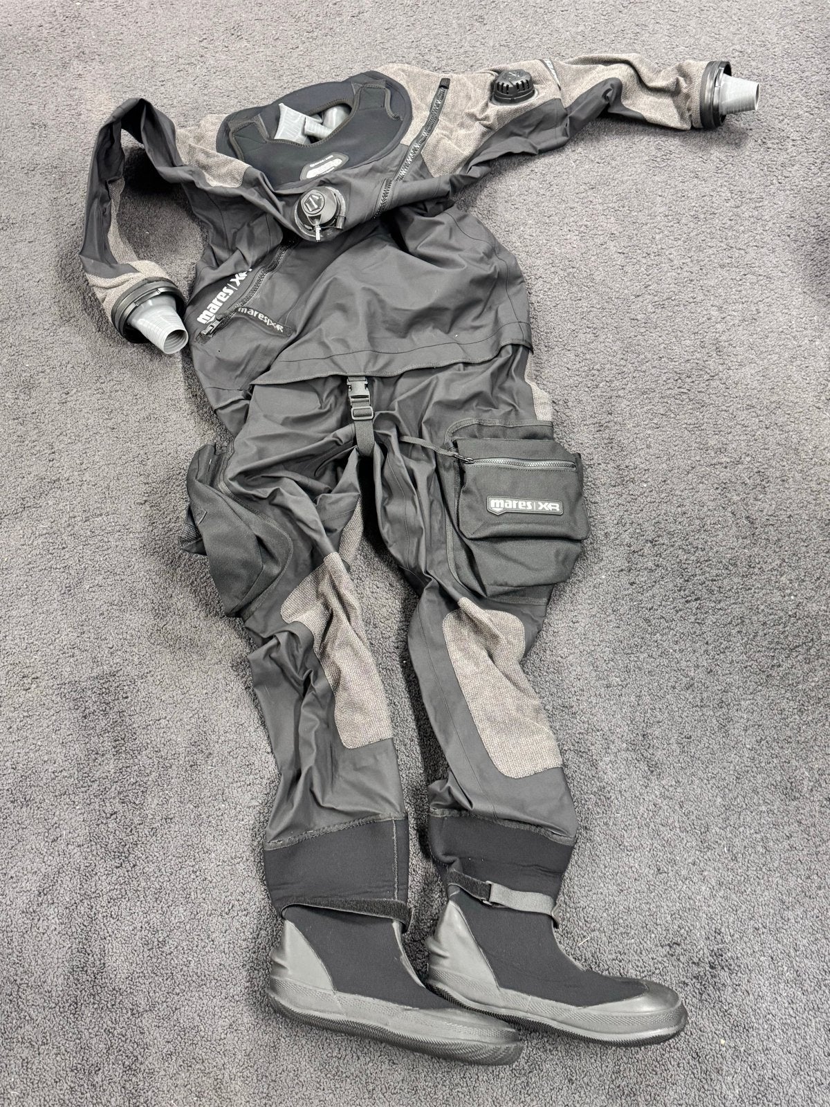 NIEUW Mares XR Drysuit - Nieuw Duikpak Maat L NIEUW, Ophalen of Verzenden, Nieuw, Duikpak