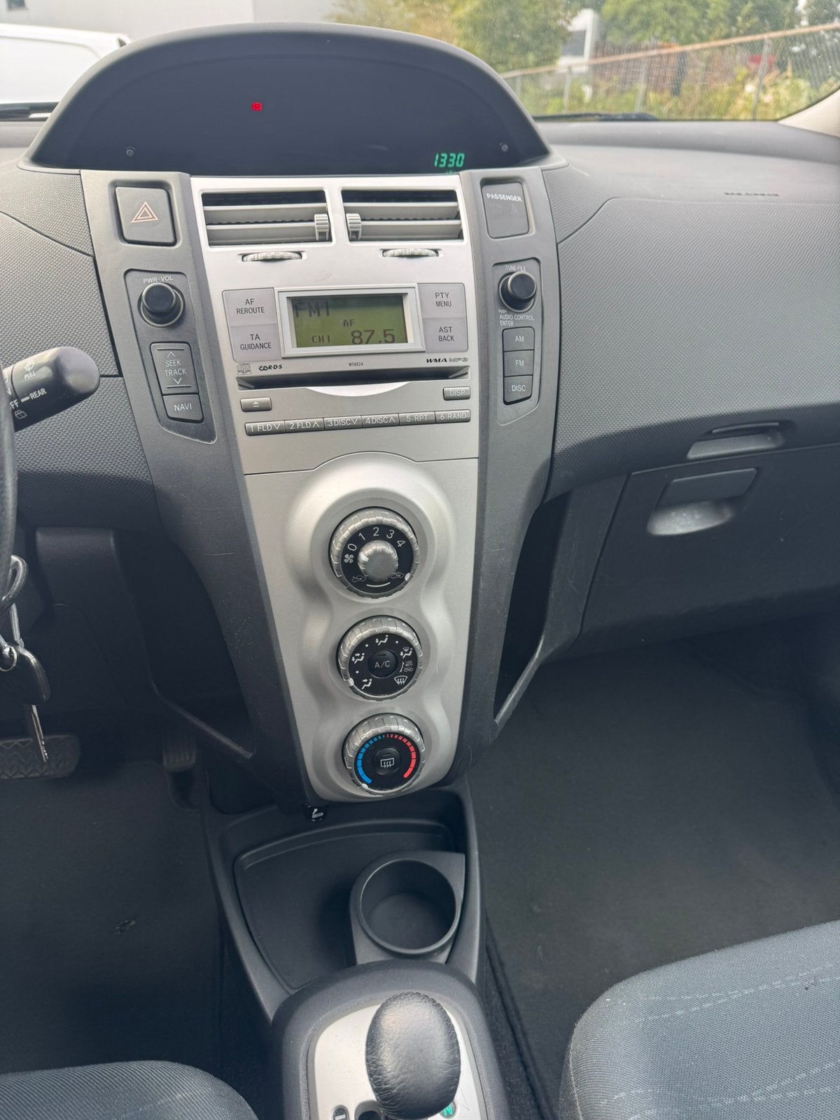 Foto 13 van Toyota Yaris 1.3 16V Vvt-i 5DR SOL MMT 2006 Blauw143496km