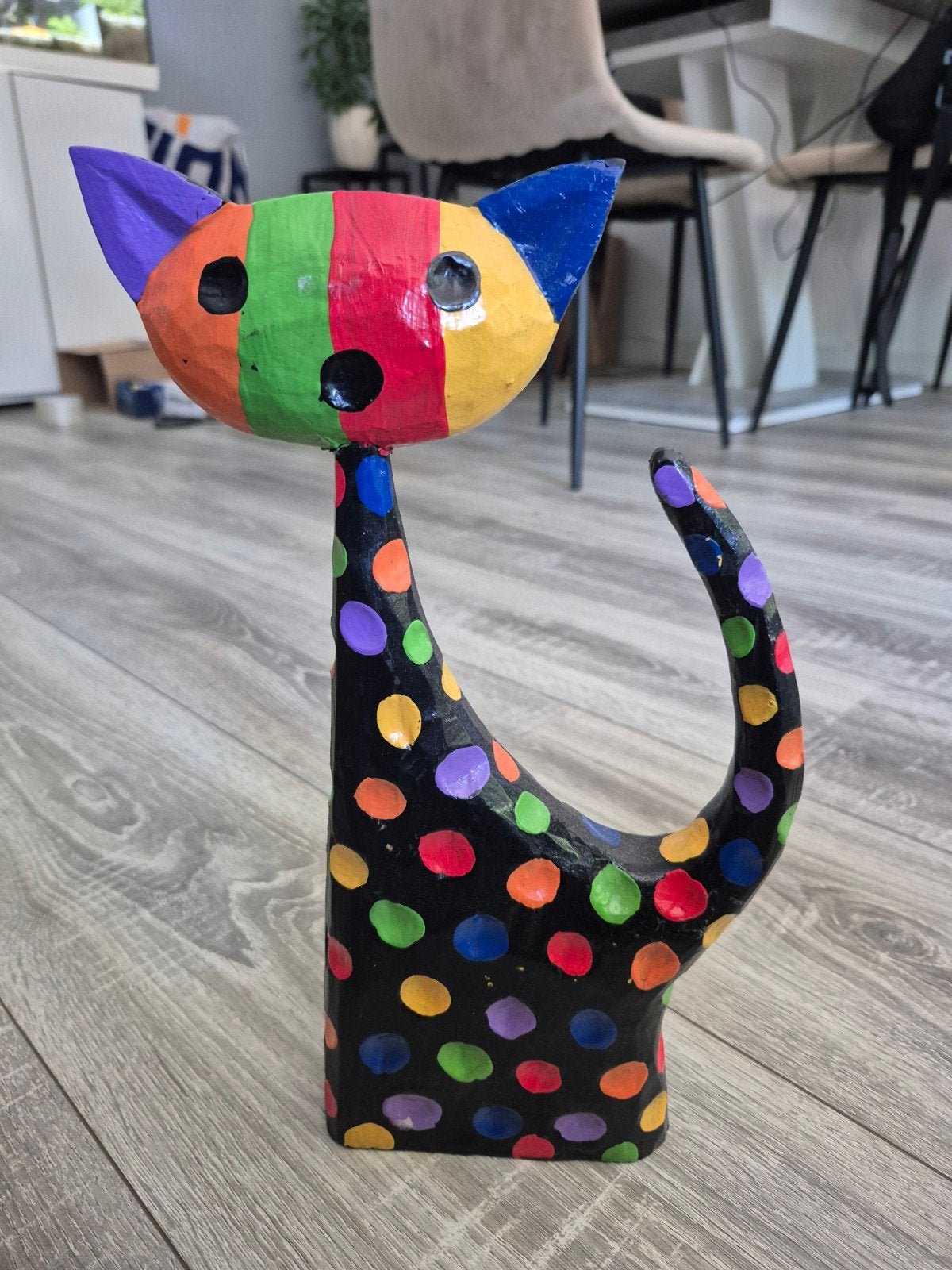 Kleurrijk Kattenbeeldje - Handgemaakt en Uniek, Antiek en Kunst, Ophalen of Verzenden, Zoogdier, 20 - 50 cm, Beeld