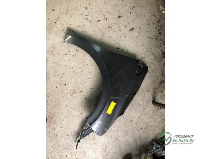 Scherm rechts-voor van een Peugeot 208, Gebruikt, -, -, Ophalen of Verzenden