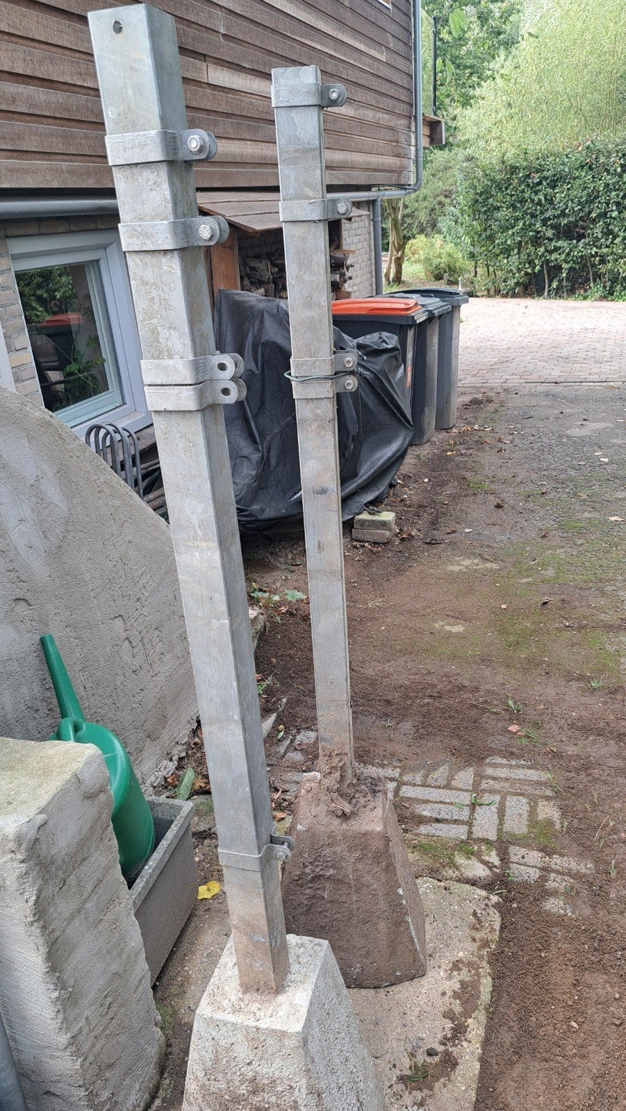 afrasteringspalen met beton voet, Ophalen, Gebruikt