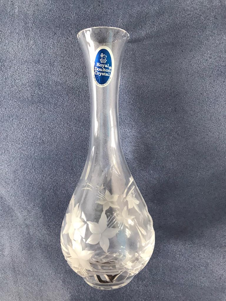 Royal Doulton Kristallen Vaas met bloemmotief 18 cm. hoog., Ophalen of Verzenden