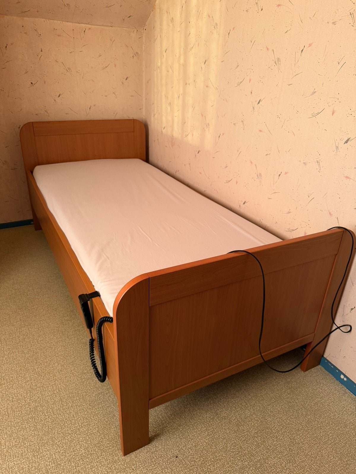 electrische Seniorenbed, Huis en Inrichting, Slaapkamer | Bedden, Ophalen, Overige materialen, Verstelbaar, 90 cm