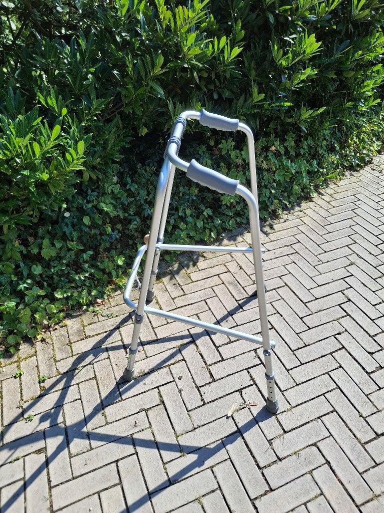 Looprek lichtgewicht aluminium inklapbaar, Diversen, Ophalen, Lichtgewicht, Zo goed als nieuw