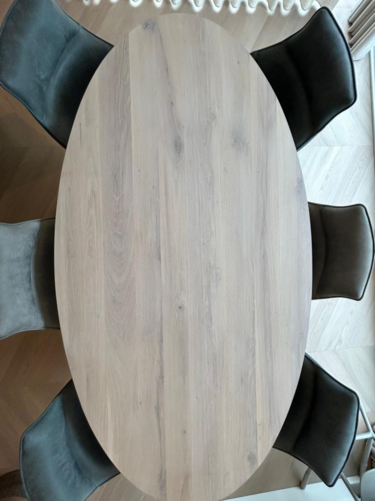 Te koop ovale houten eettafel met 6 draaibare stoelen, Huis en Inrichting, Tafels | Eettafels, Ophalen, 200 cm of meer, 50 tot 100 cm