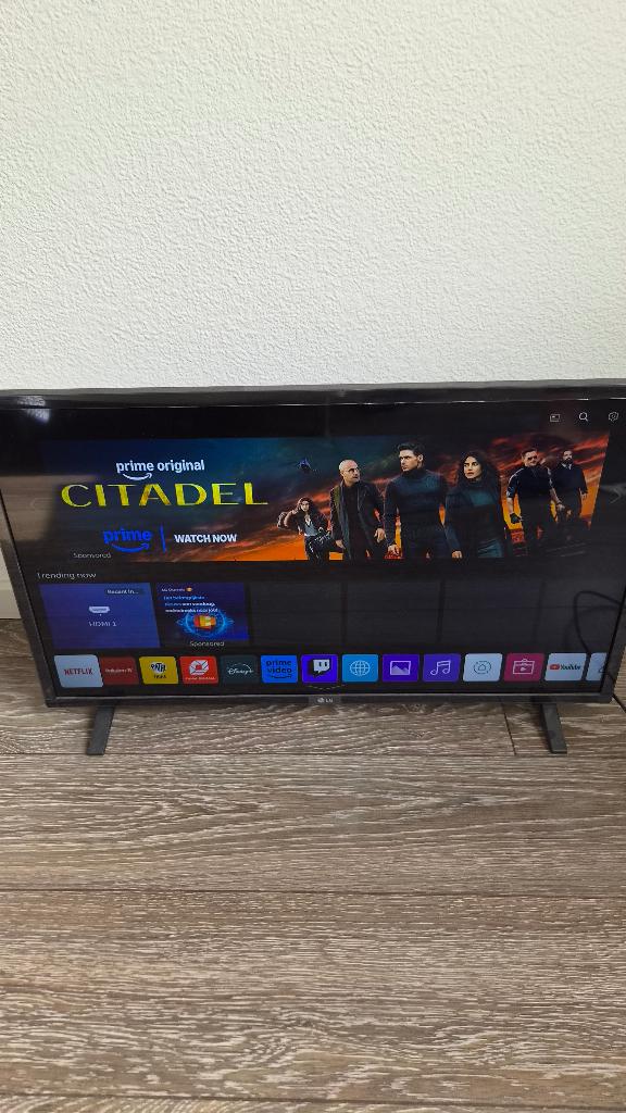 LG Smart TV 32 inch met origineel remote control en doos, Ophalen, Gebruikt, 50 Hz, LCD