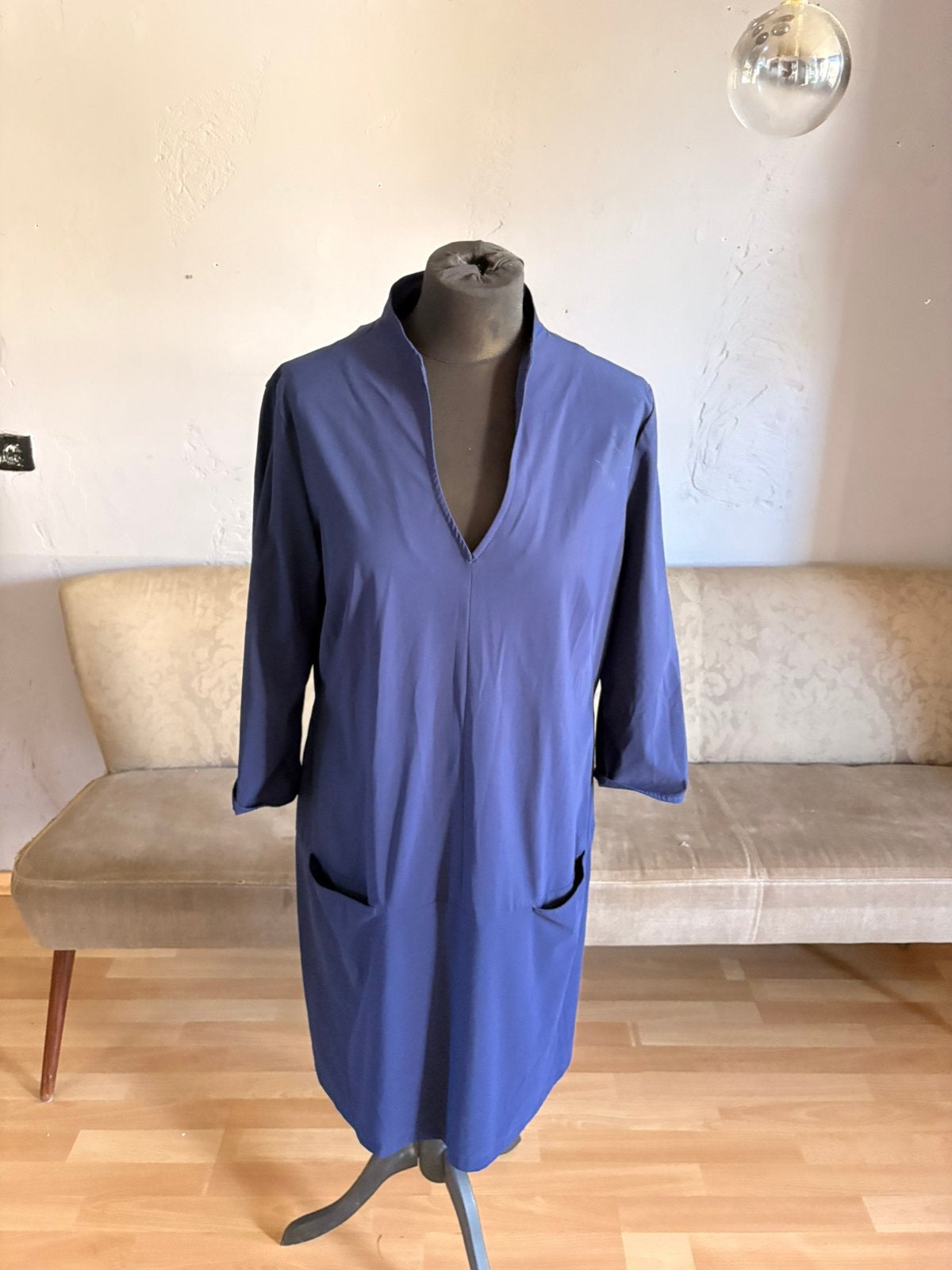 LaDress by Simone mooie blauwe travelstof jurk mt L ZGAN, Ophalen of Verzenden, Zo goed als nieuw, Maat 42/44 (L), Blauw