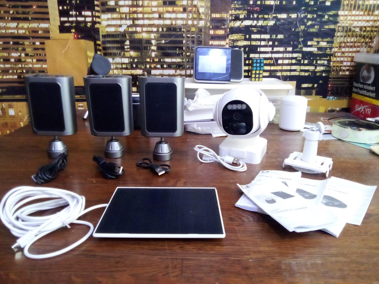 Camerasysteem videobewaking met zonnepaneel, Ophalen of Verzenden, Zo goed als nieuw