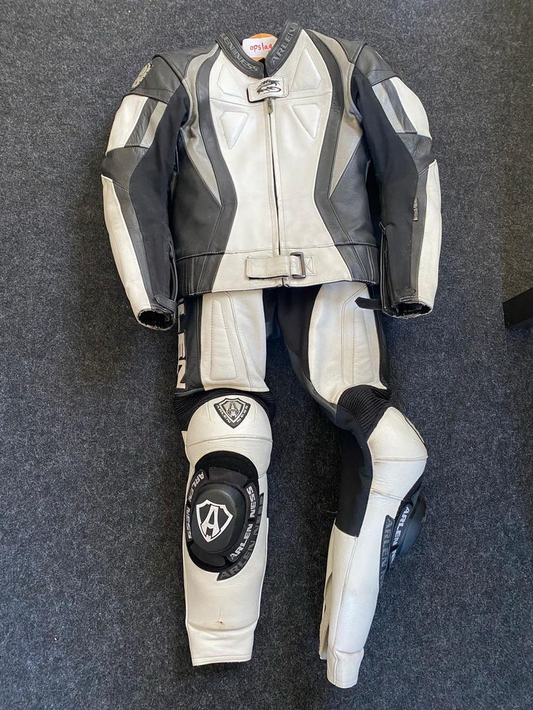 Arlen Ness tweedelig motorpak dames leer zwart wit maat 38, Ophalen of Verzenden, Tweedehands, Dames, Broek | leer