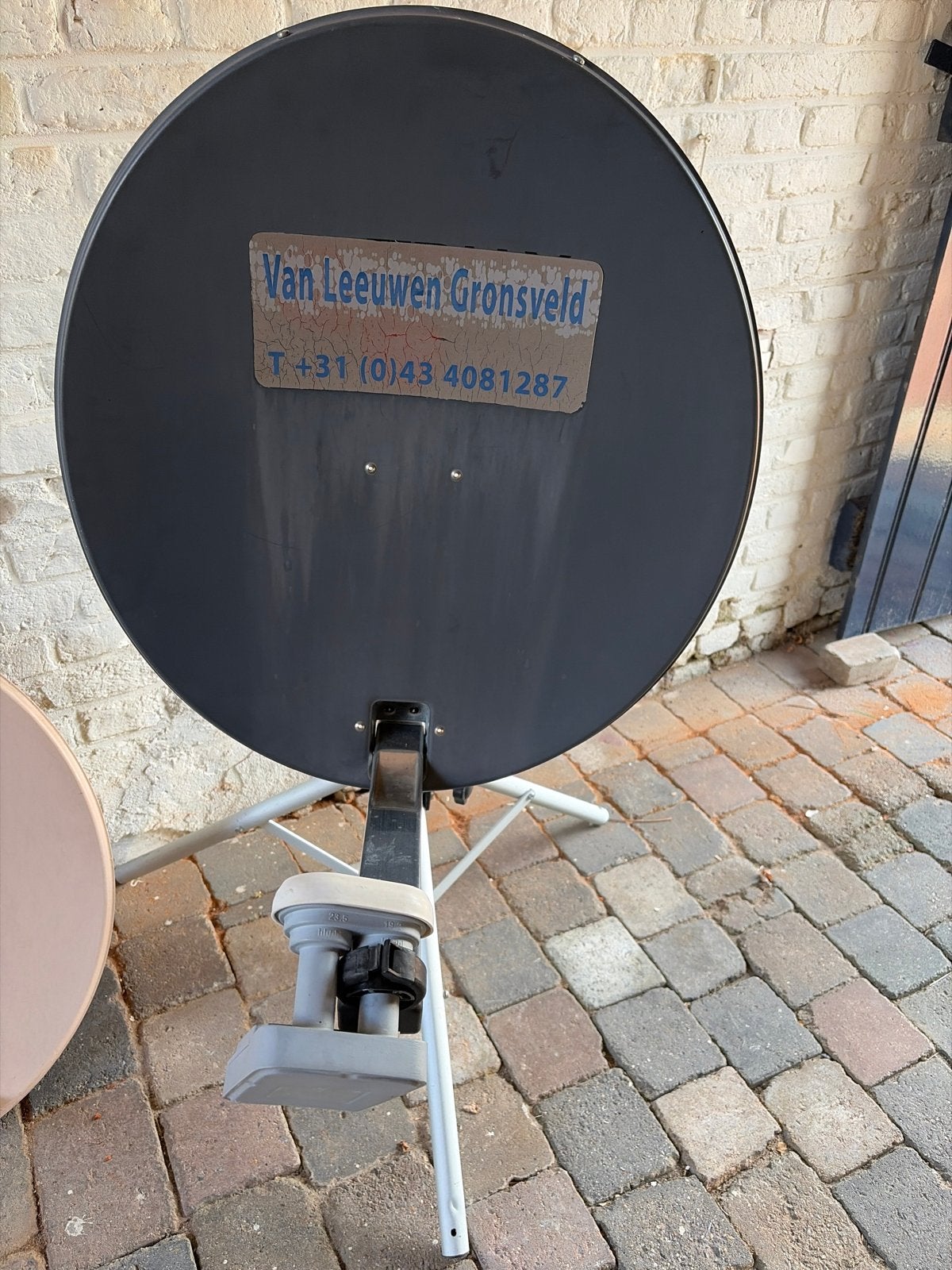 Schotelantenne met standaard - Van Leeuwen Gronsveld, Audio, Tv en Foto, Ophalen, Gebruikt, (Schotel)antenne, Overige merken