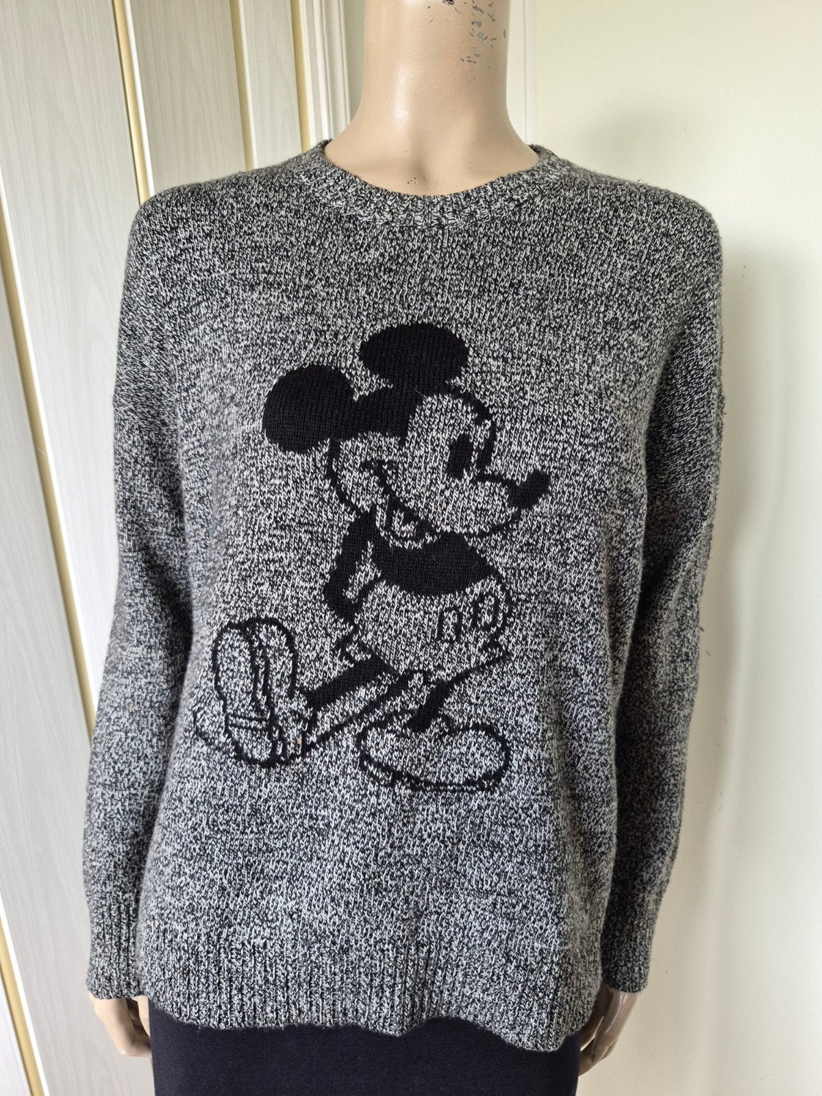 Uniqlo x Disney knited trui grijs maat L/XL, Ophalen of Verzenden, Zo goed als nieuw, Maat 46/48 (XL) of groter, Grijs