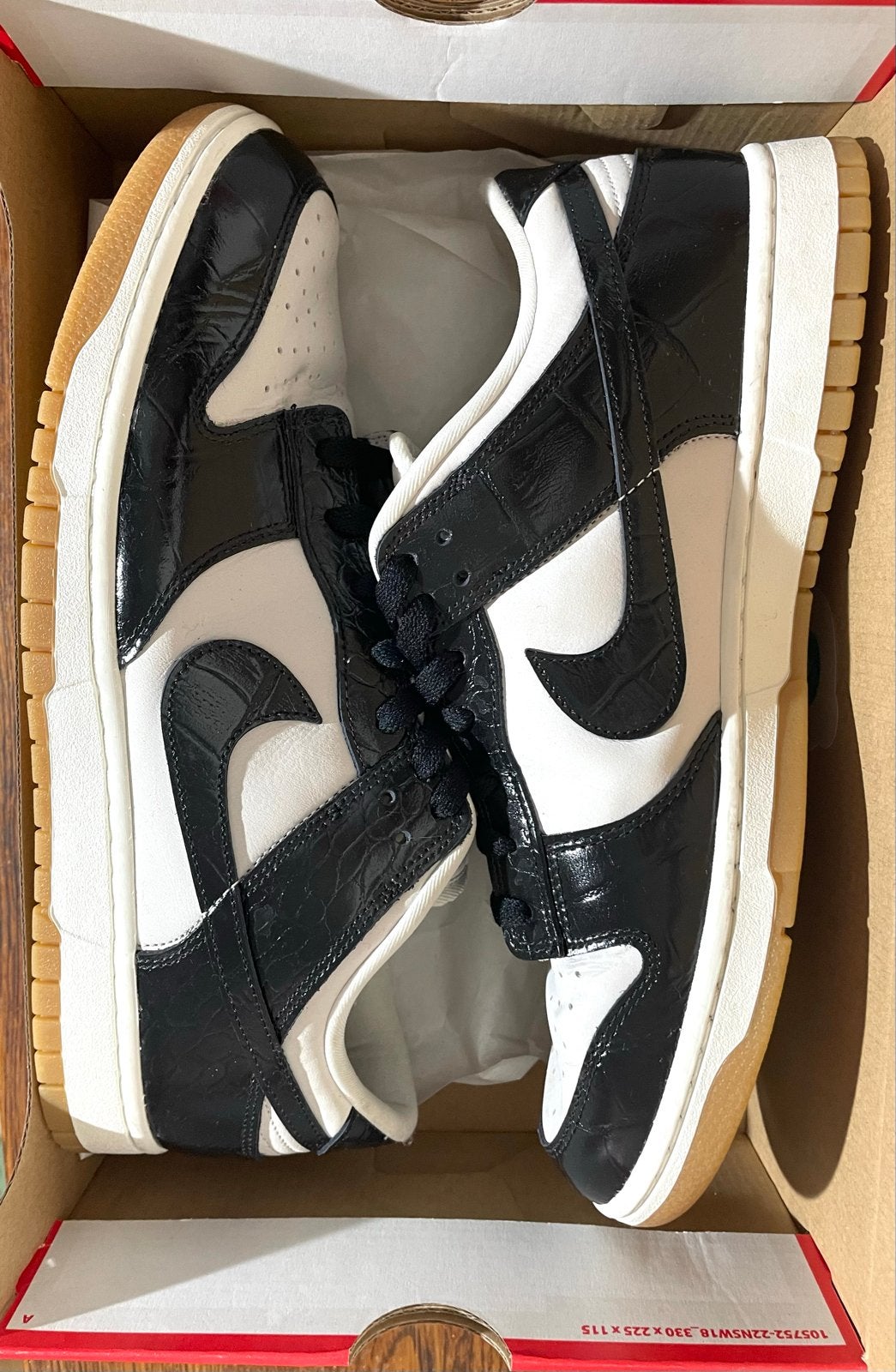 Nike Dunk Low LX Black Croc - Maat 45.5, Kleding | Heren, Schoenen, Ophalen of Verzenden, Nieuw, Zwart, Sneakers of Gympen