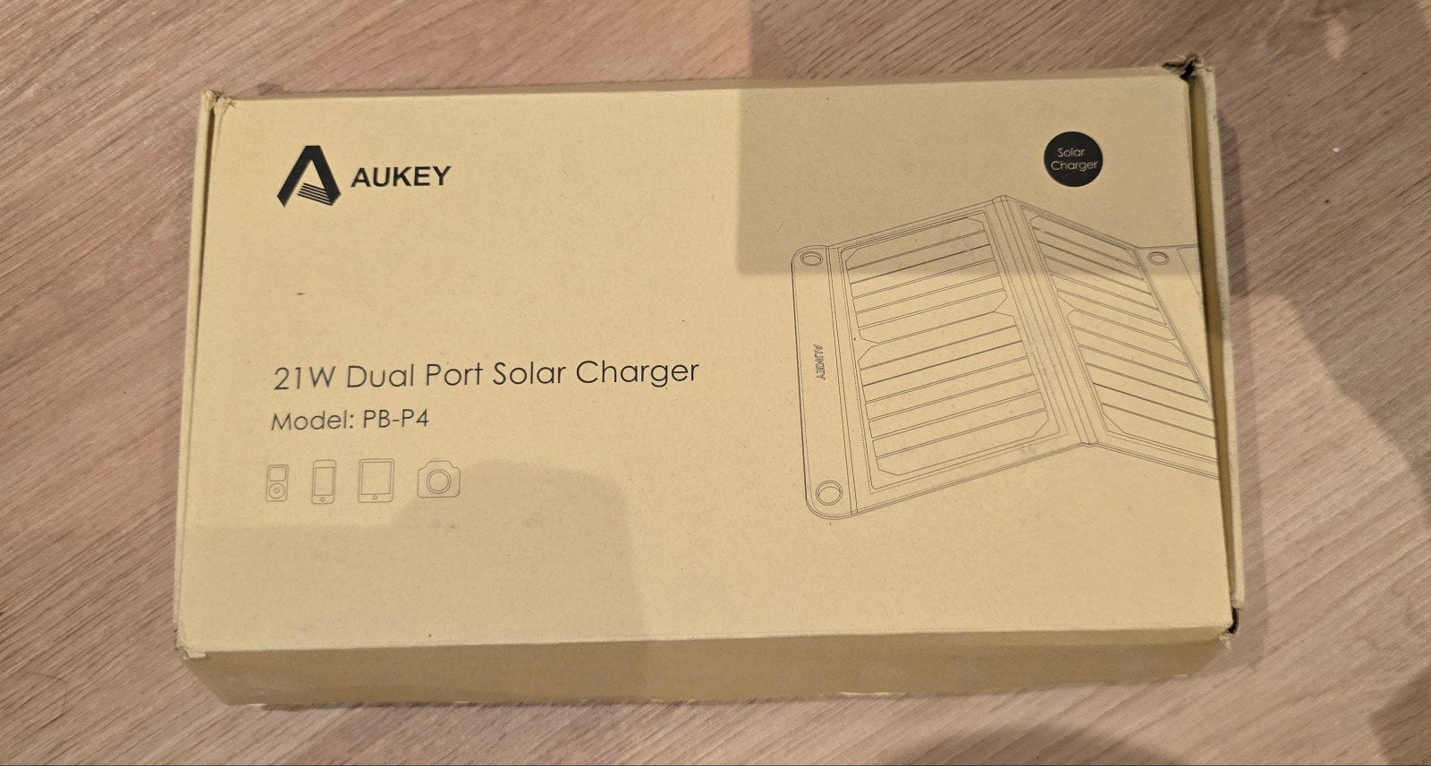Aukey 21W Dual Port Solar Oplader PB-P4, Telecommunicatie, Ophalen of Verzenden, Zo goed als nieuw, Overige typen, Universeel