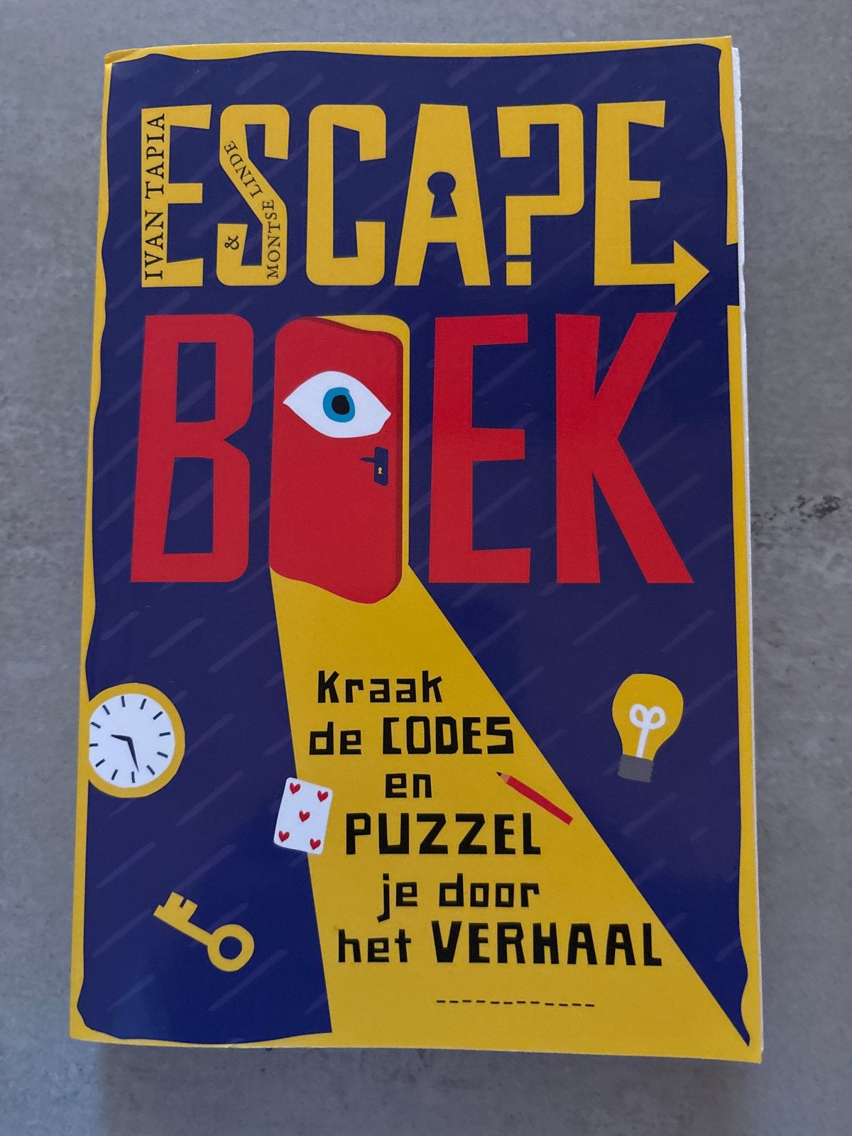 Escape Boek: Kraak de codes en puzzel je door het verhaal, Ophalen of Verzenden, Zo goed als nieuw