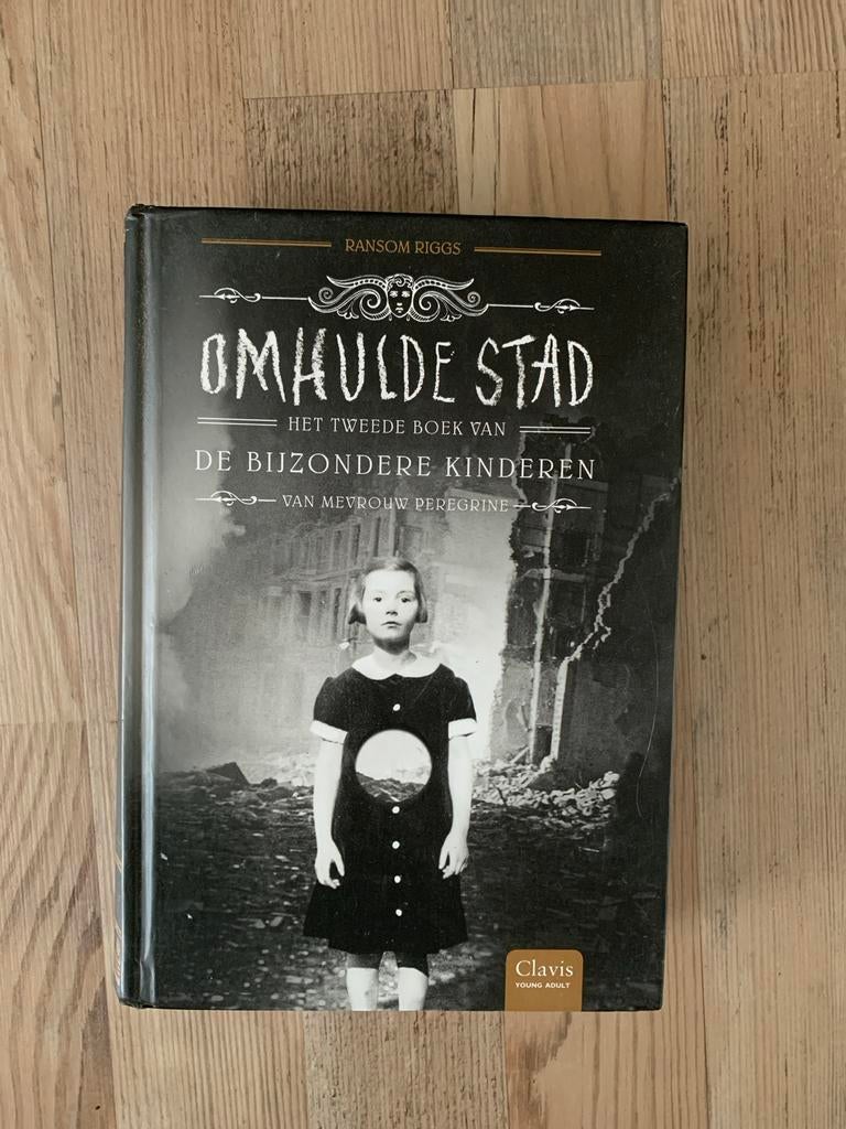 Omhulde Stad - Het tweede boek van de bijzondere kinderen, Ophalen, Gelezen, Fictie
