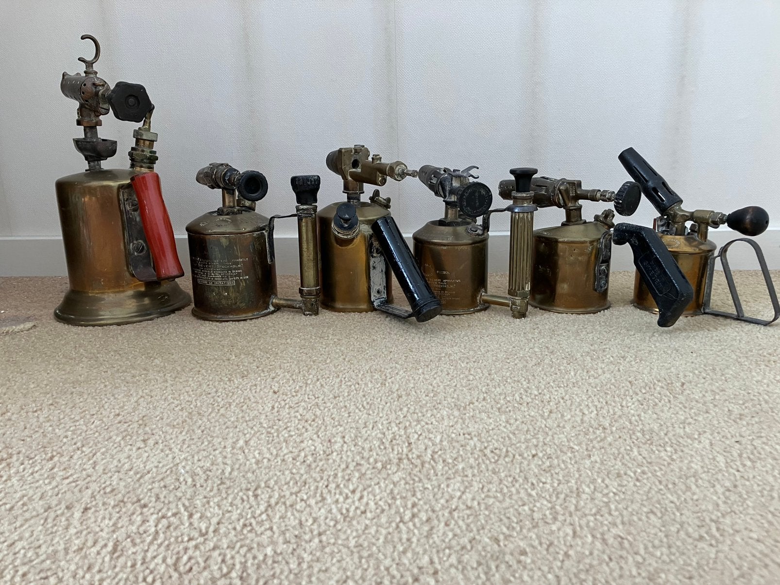 Antieke koperen gasbranders, Ophalen