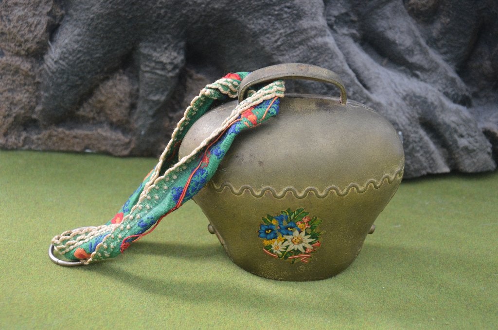 Grote oude koperen koeiebel met klepel en band 15cm / 18 cm, Ophalen of Verzenden