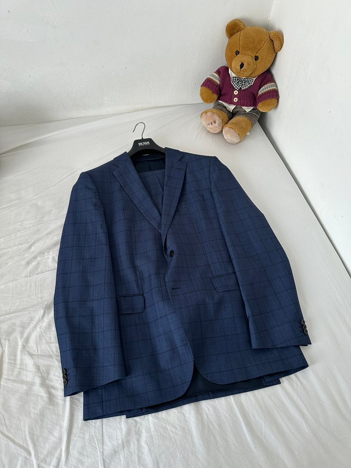 Nieuw tweedelig Hugo Boss pak, Kleding | Heren, Kostuums en Colberts, Maat 52/54 (L), Blauw, Ophalen of Verzenden, Zo goed als nieuw