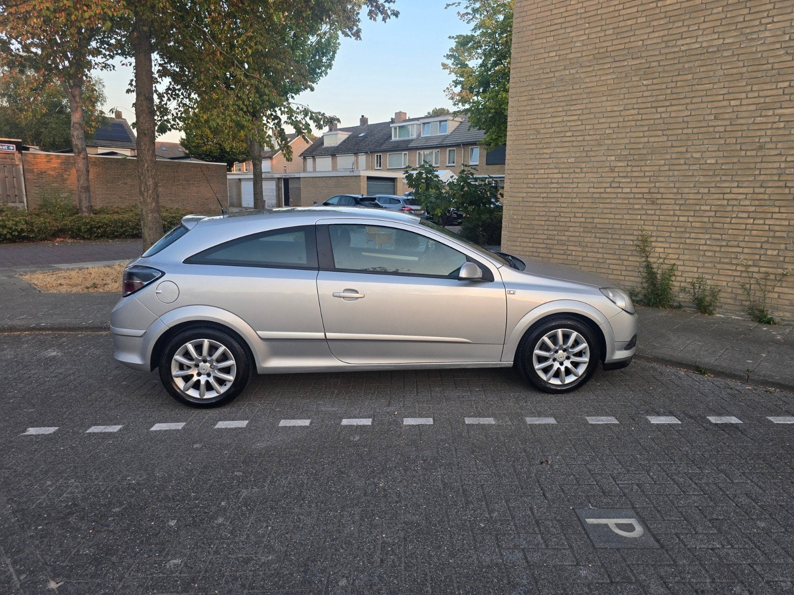 Opel Astra 1.6 16V GTC 85KW 2008 Grijs, Auto's, Voorwielaandrijving, 15 km/l, 625 kg, 4 cilinders