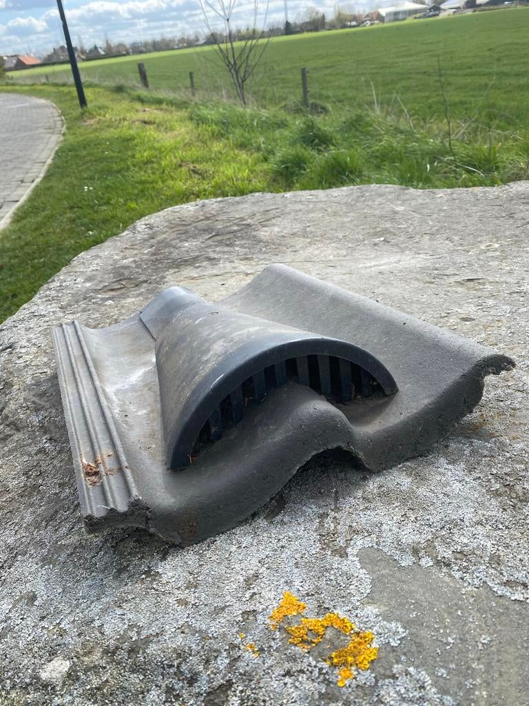 3x Nieuwe Ventilatie Dakpannen - Lafarge, Doe-het-zelf en Verbouw, Steen of Klei, Nieuw, Ophalen of Verzenden, Minder dan 5 m²