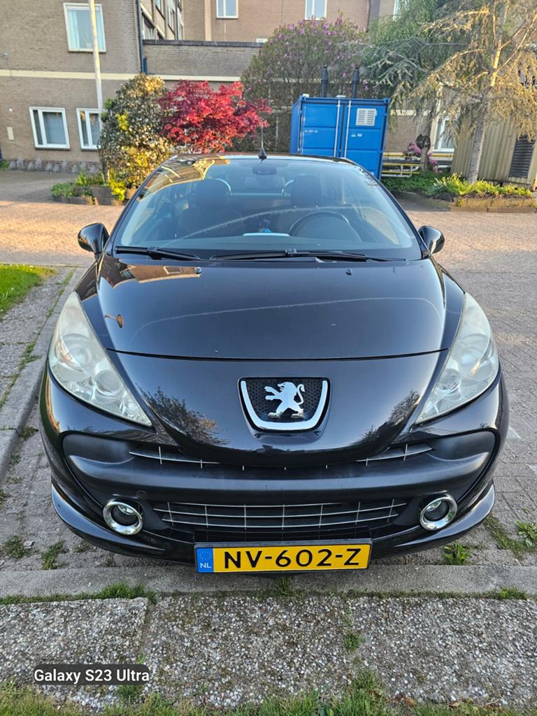 Peugeot 207 1.6 16V CC 88KW 2008 Zwart APK 18 Maart 2027, Auto's, Peugeot, Voorwielaandrijving, 15 km/l, Zwart, 4 cilinders