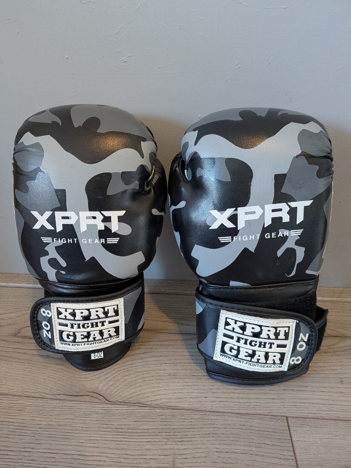 Bokshandschoenen 8 OZ en scheenbeschermers voor kinderen, Ophalen, Zo goed als nieuw, Bokshandschoenen