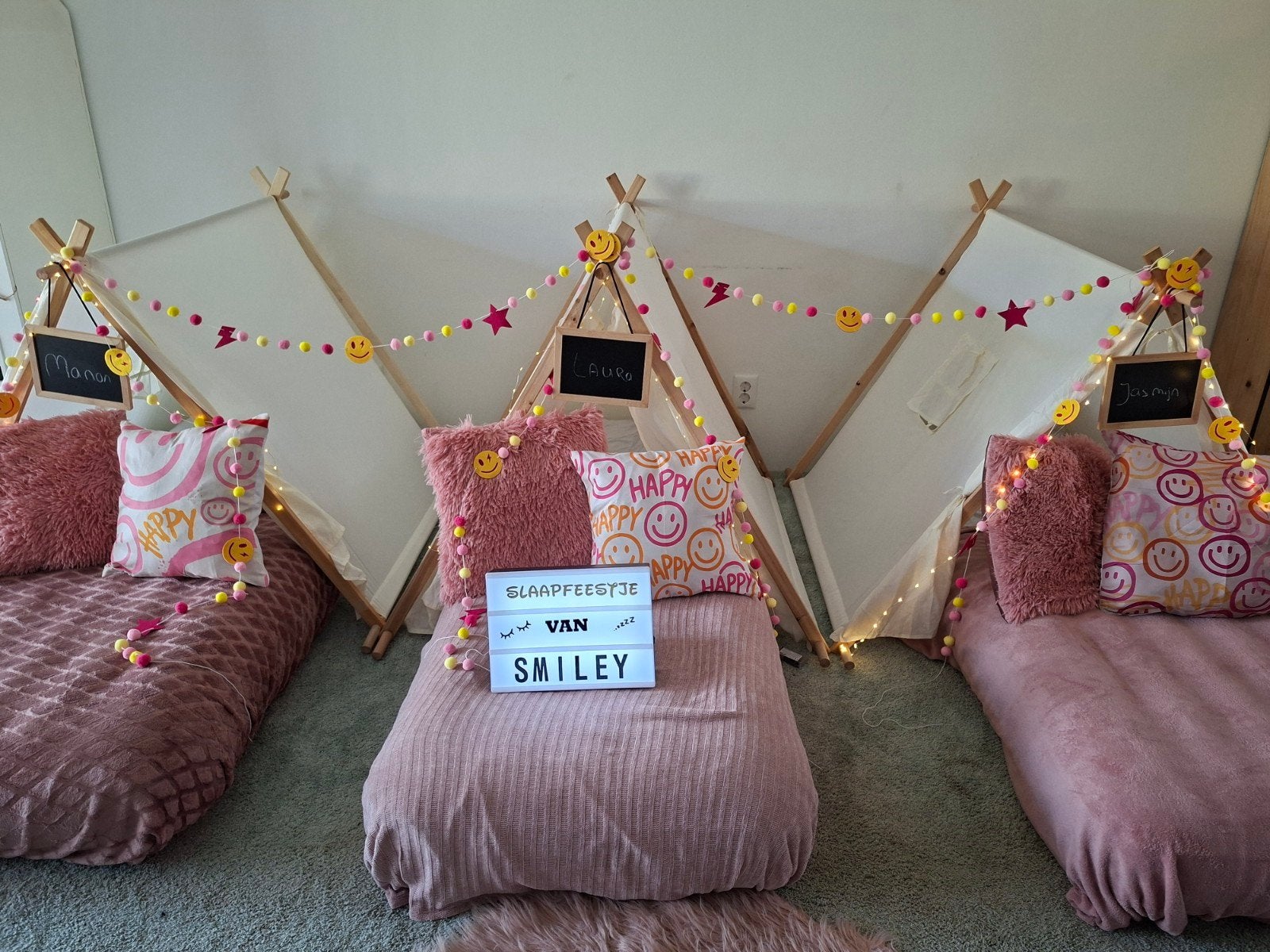 Smiley /Tipi slaapfeestje /kinderfeestje / tipitent, Ophalen, Zo goed als nieuw, Verjaardag